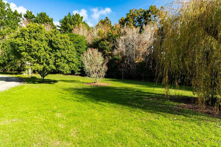 212 Staniforth Road Kaiwaka_15