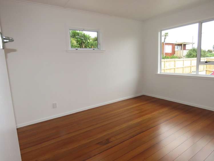 9a Tupoki Street Glen Avon_6