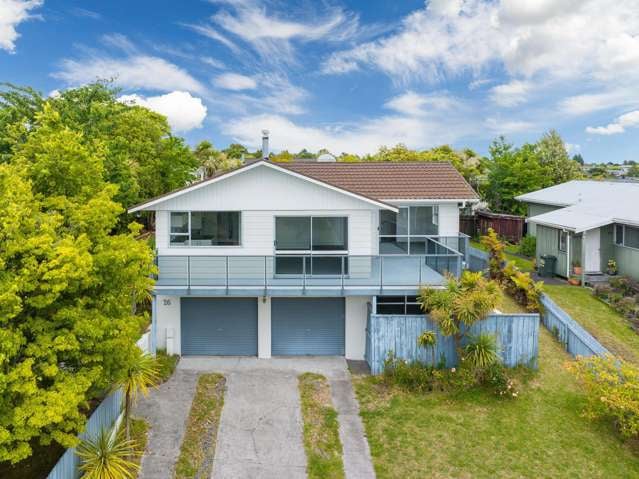 5 Bedrooms, Sunny Deck, and Stunning Views