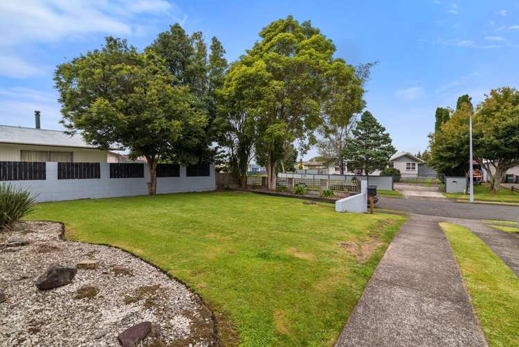 4 Adam Place Mangakakahi_12