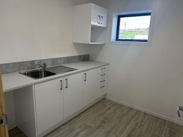 Unit 1, 6 Sunley Street Westown_3