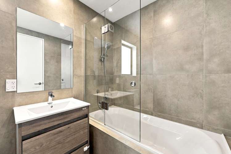 1 Paparahi Place Orewa_11