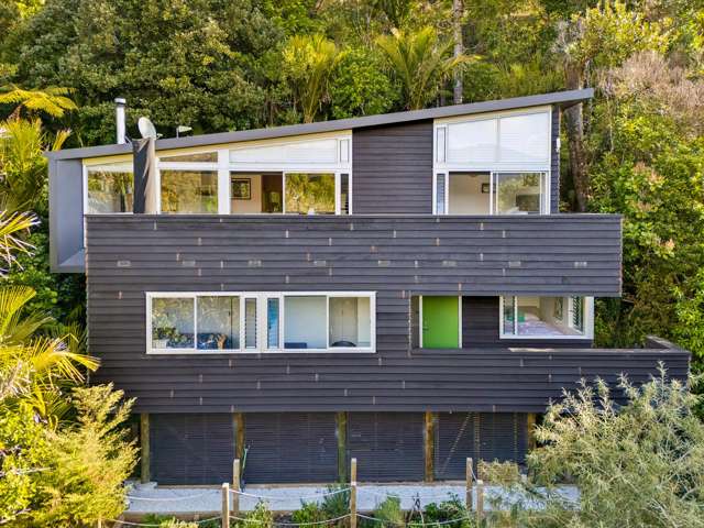 Architectural Escape in the Canopy