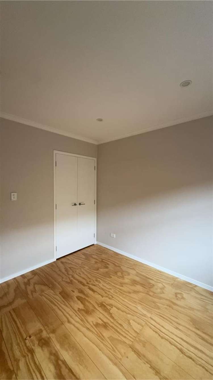 2 Ebrington Place Strandon_10