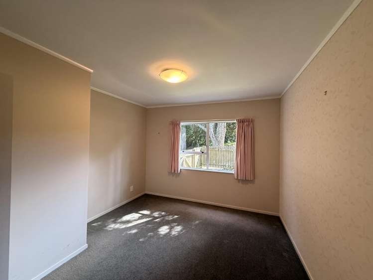 539 Riddell Road 1670_13
