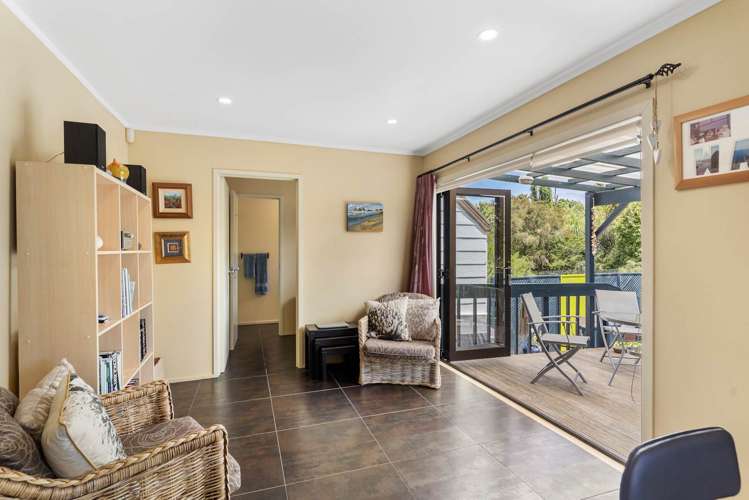 2/11 Landsberg Way Windsor Park_9