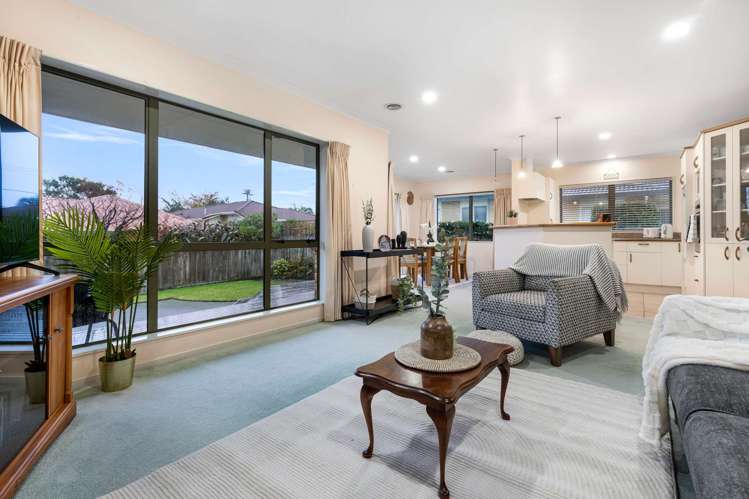 55 Basley Road Owhata_6