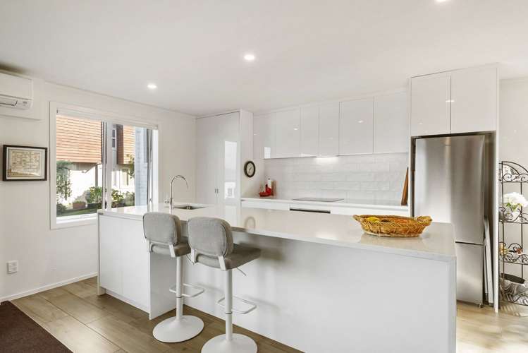 28b Beach Road Manly_11