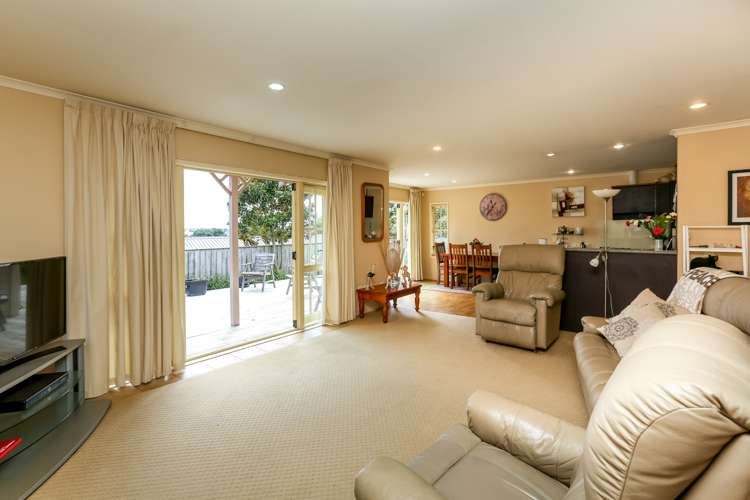8 Maple Crescent Whalers Gate_11