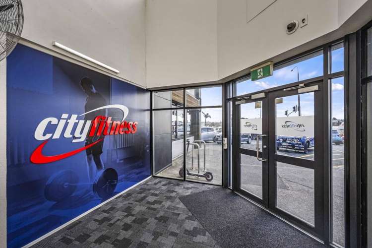 Units 12 & 16, 170 Wairau Road Wairau Valley_3