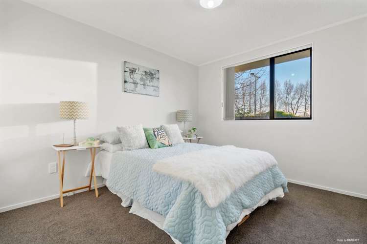 2/71 Redcrest Avenue Red Hill_3