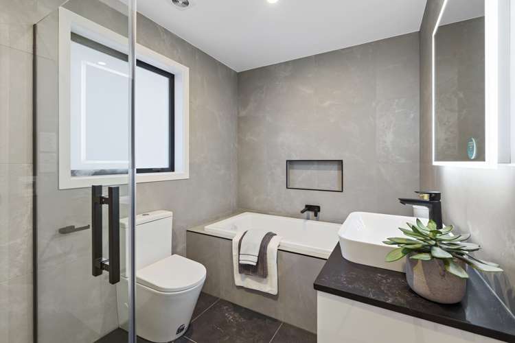 8 Kikorangi Drive Wainui_28