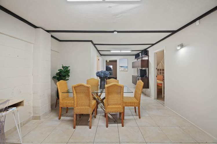 10 Etherege Place Mellons Bay_31