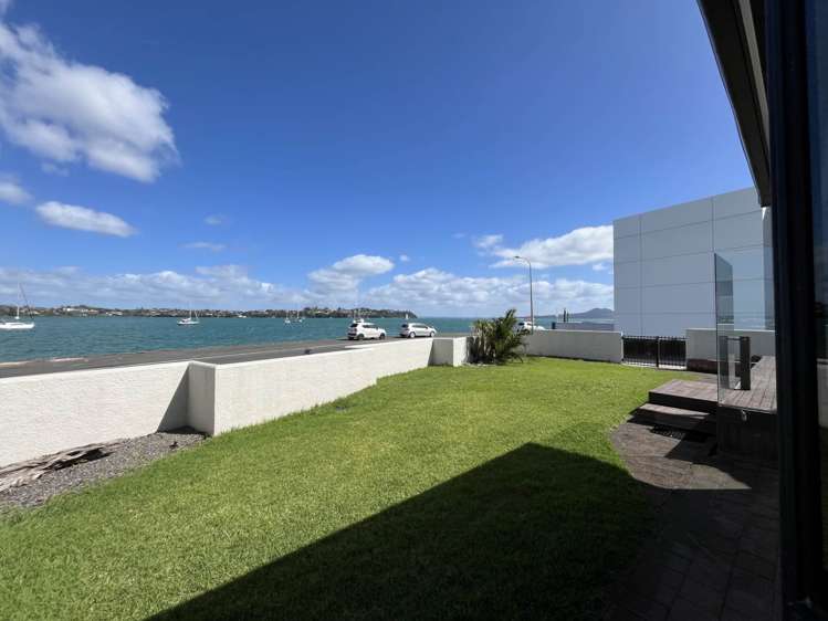 5 The Parade Bucklands Beach_30