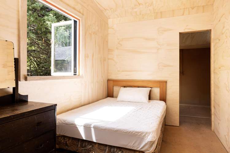 - Hut 43, Lake Alexandrina, South End Settlement Lake Tekapo_17