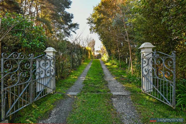 211 Howard Road Orere Point_14