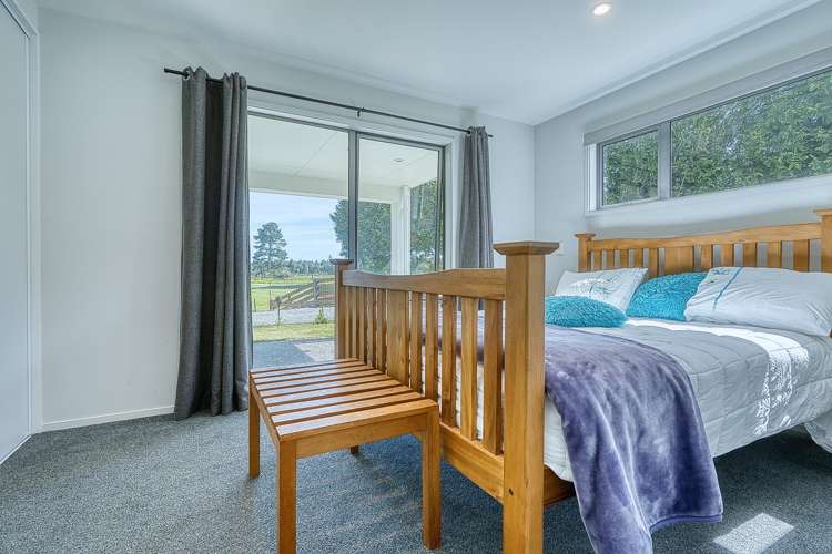 91 Beach Road Kakapotahi_25