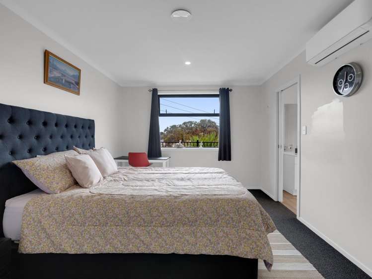 1 Sapling Lane Glenview_12