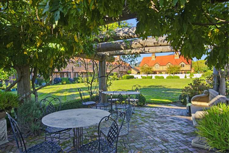 10/24 Quiet Woman Way Monaco_5