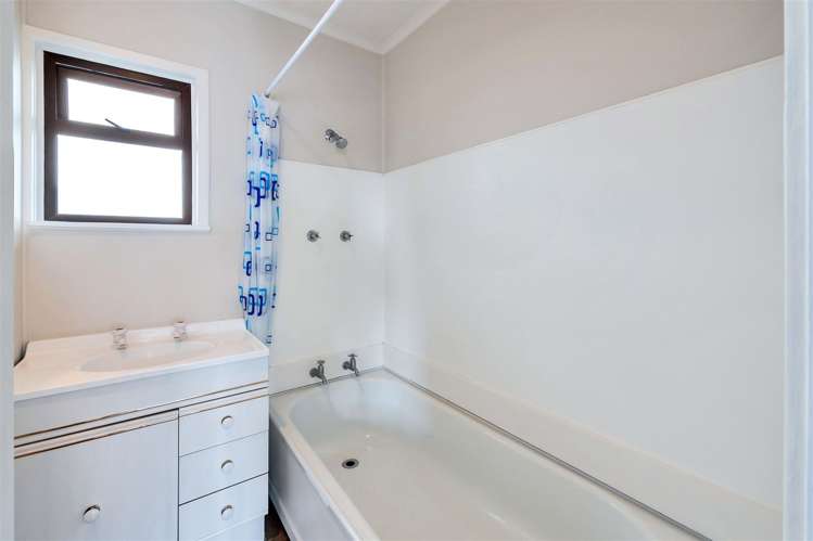 2/115 Mcleod Road Te Atatu South_13