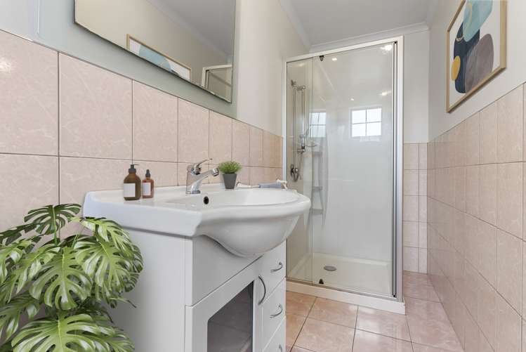 120 Gossamer Drive Pakuranga Heights_9