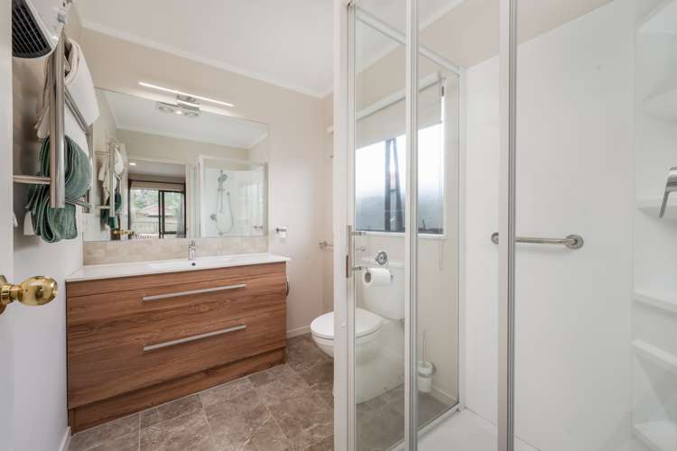 2/7 Mirabell Place Golflands_14