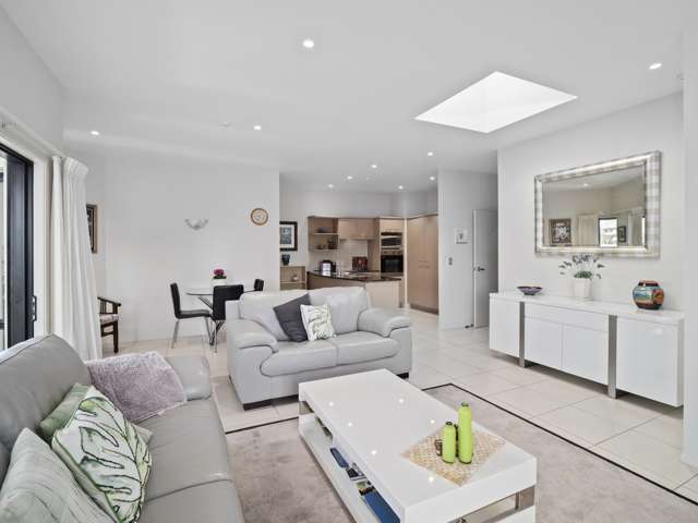 2F/6 Collins Street Takapuna_3