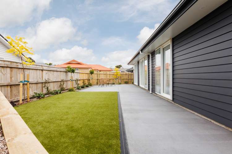 52 Peppertree Glade Kelvin Grove_23