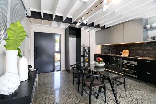 Contemporary Living in Desirable Location