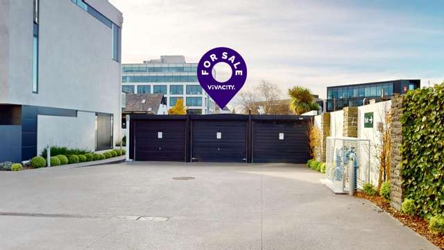 3 Car Garage - Central City rarity
