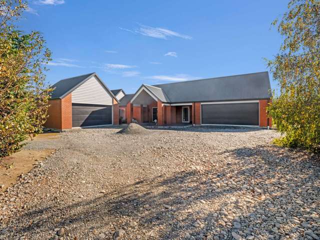 Private Family Paradise in Hororata