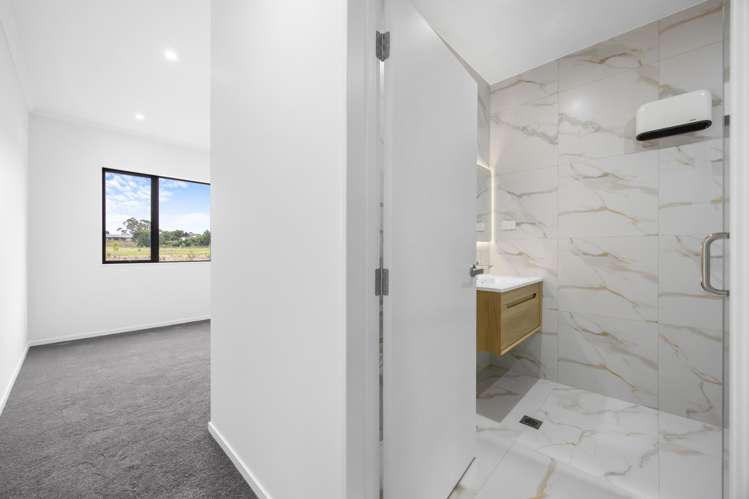 115 Otuwairoa Esplanade Opaheke_15