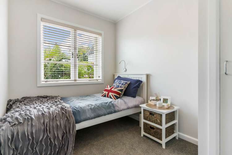 18 Beach Road Mellons Bay_17