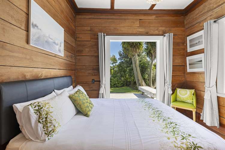 22 Wallis Street Raglan_10