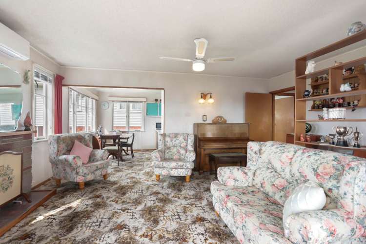 34 Kelwyn Road Kelston_6