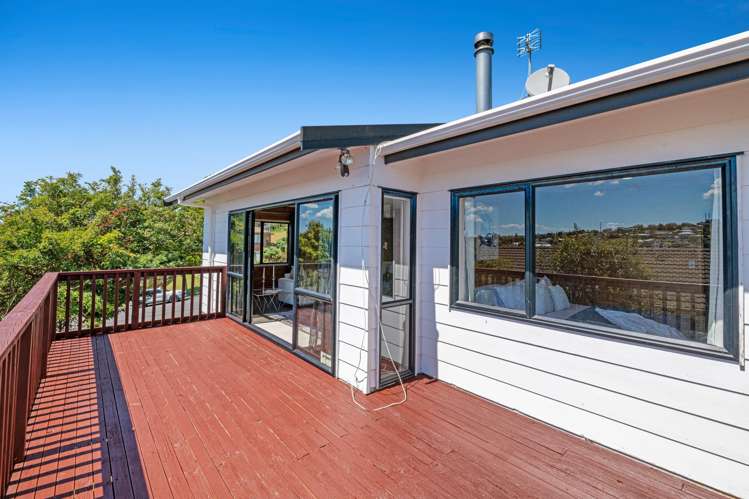 5 Camilla Grove Totara Vale_18