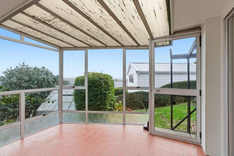 39 Te Awakura Terrace Mount Pleasant_12