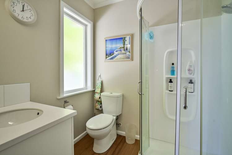 711 Maitland Crescent Mayfair_13