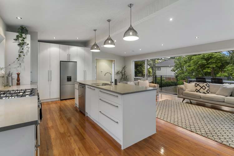 2/3 Glenfern Road Mellons Bay_5