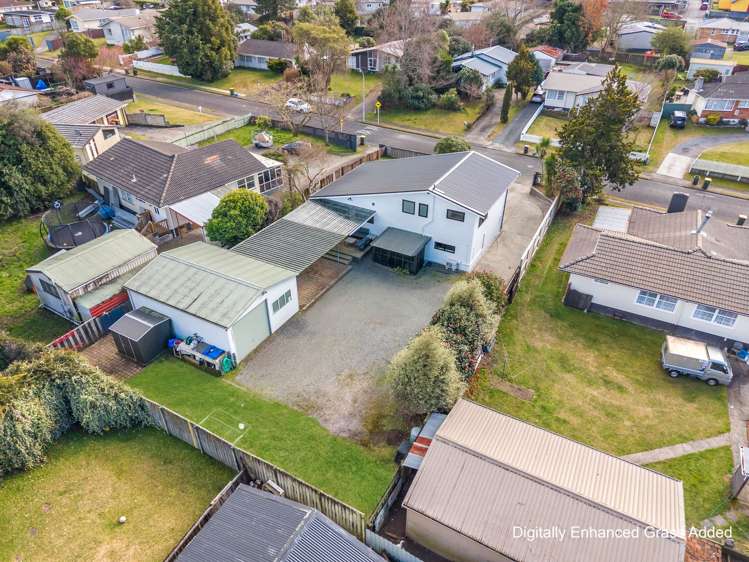 6 Roger street Pukehangi_23