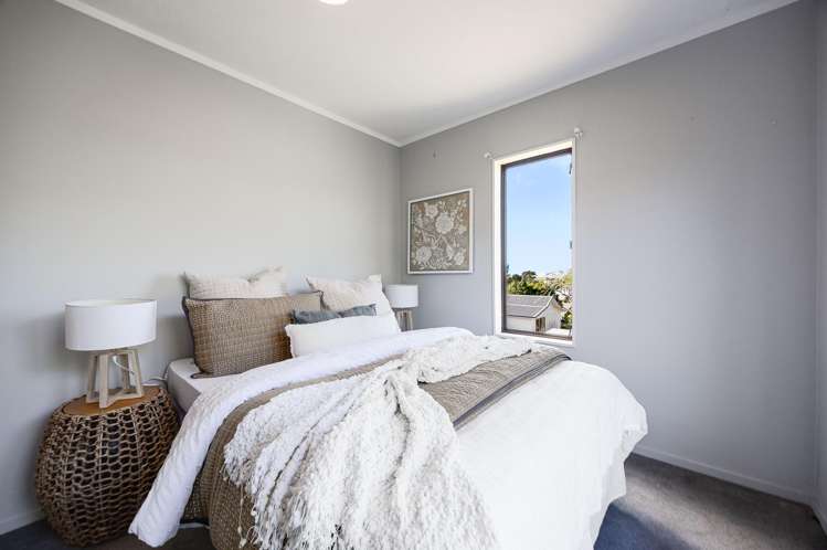 16 Halldene Terrace Red Beach_9