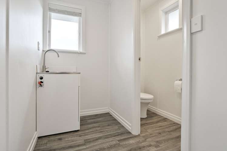 1000a Stirling Street Raureka_7