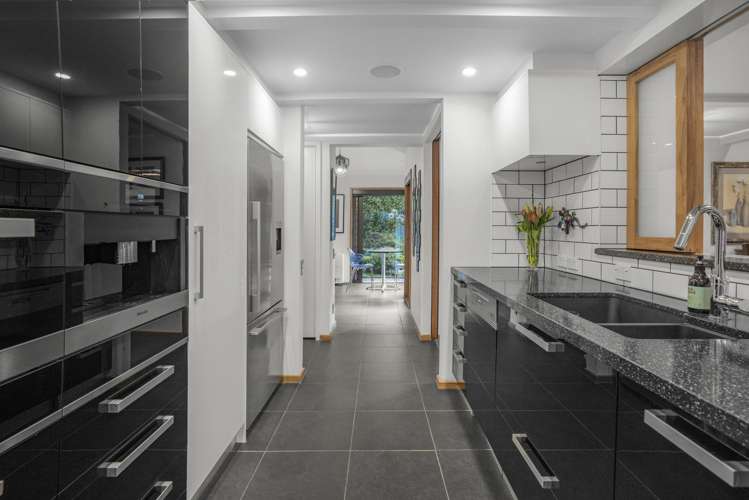 81 Queens Grove Hutt Central_14