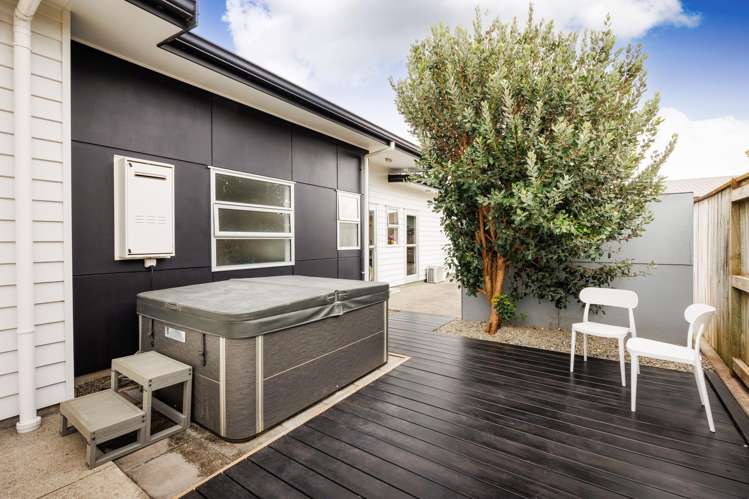 2 Chestnut Close Kelvin Grove_32