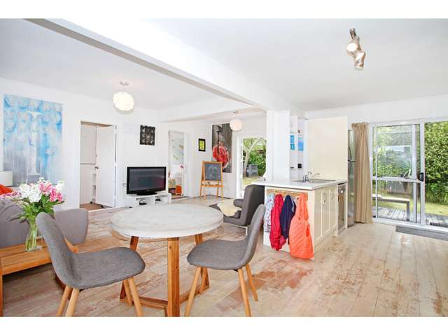 2/575 Beach Road Murrays Bay_2