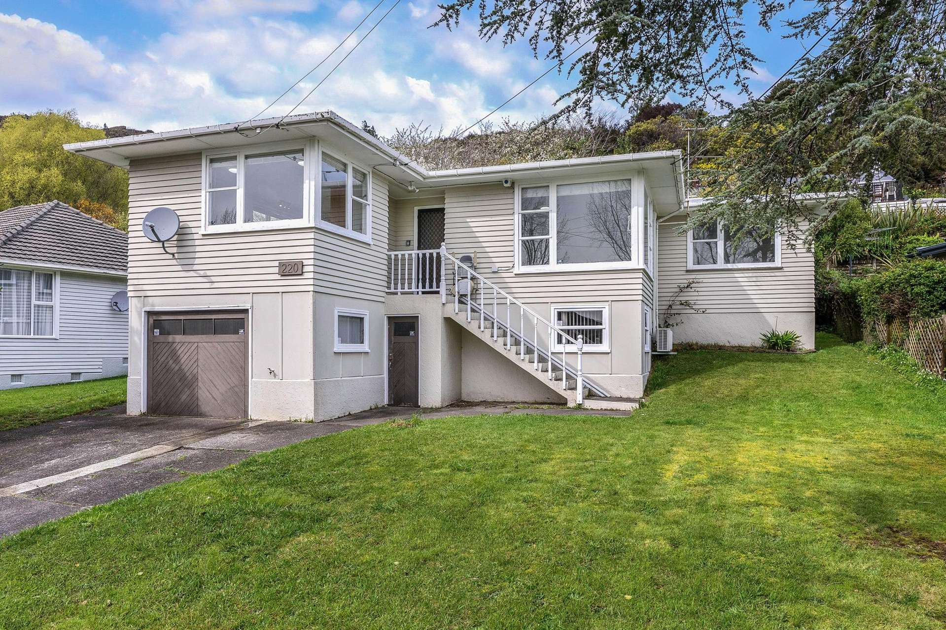 220 Waddington Drive Naenae_0