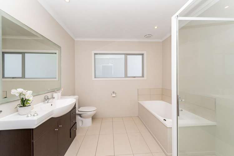 40 Te Puia Drive Aotea_14
