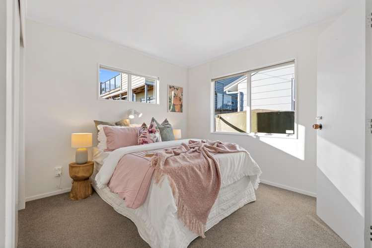 31 Shakespear Road Army Bay_15
