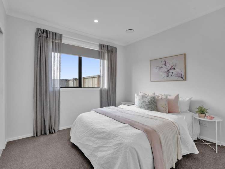 2/10 Bourn Heath Drive Rototuna North_10