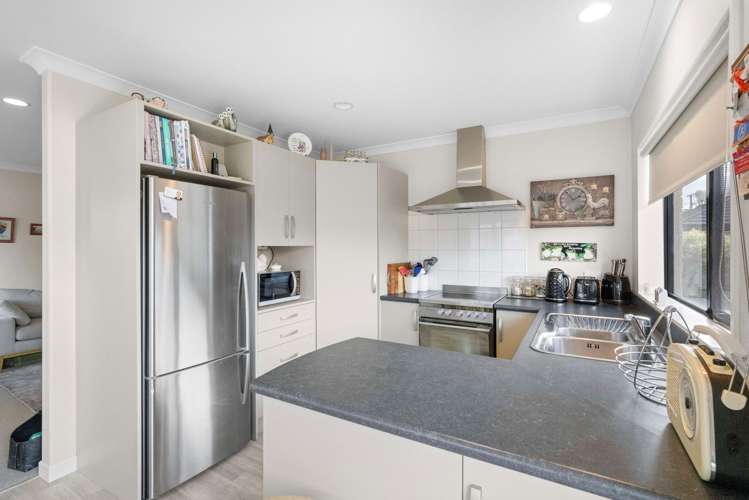 30 Ian Peter Way Otaki_3